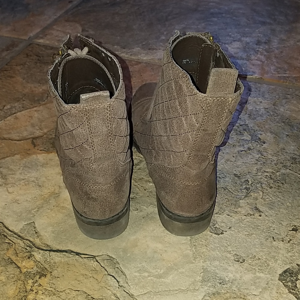 boots - Picture 4 of 6